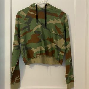 Army Print Cropped Sweatshirt